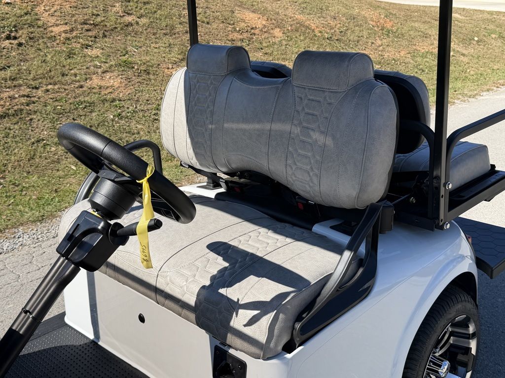 2021 E-Z-GO Freedom RXV ELiTE Lithium — photo 3