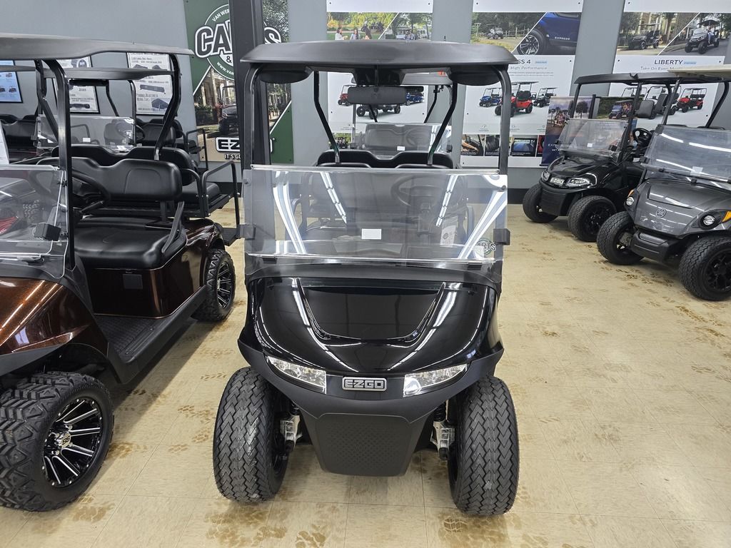 2027 E-Z-GO RXV 2 Valor S 13.5-hp Gas — photo 2