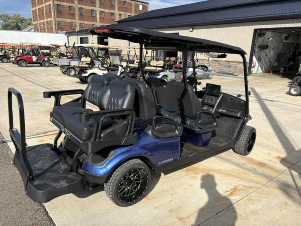 2027 E-Z-GO Express 6 Touring STL 13.5-hp Gas — photo 2