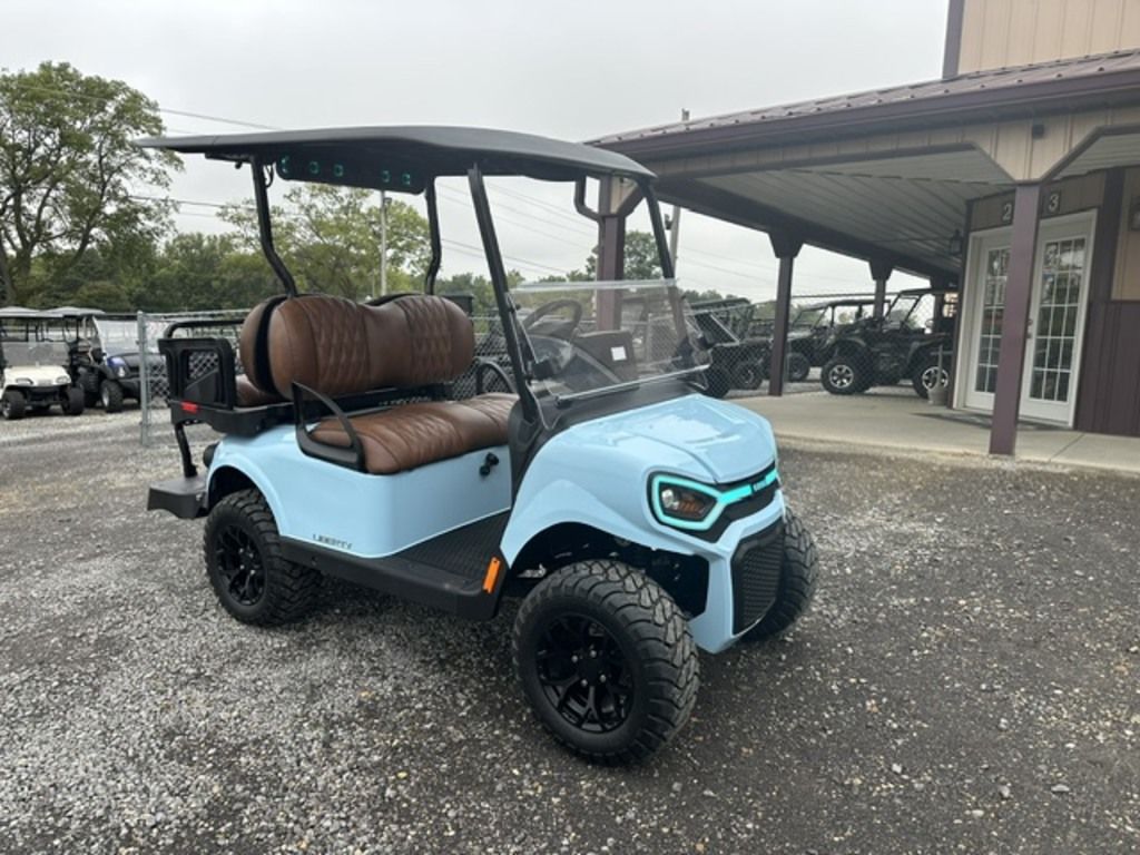 2027 E-Z-GO Liberty 4 XT 13.5-hp Gas Powertrain — photo 2