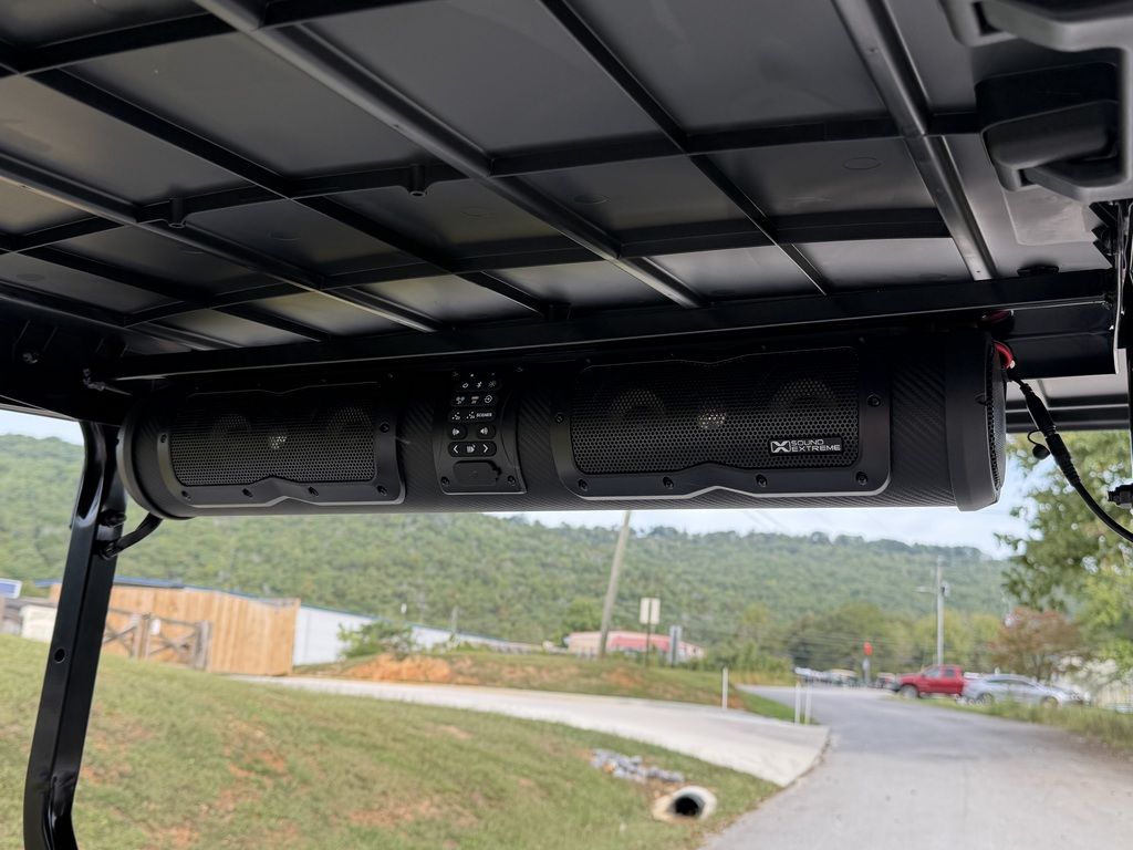 2027 E-Z-GO Liberty 4 XT ELiTE Lithium Powertrain — photo 5