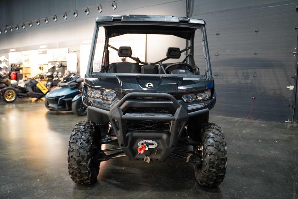 New Can-Am® Defender XT HD9 2026