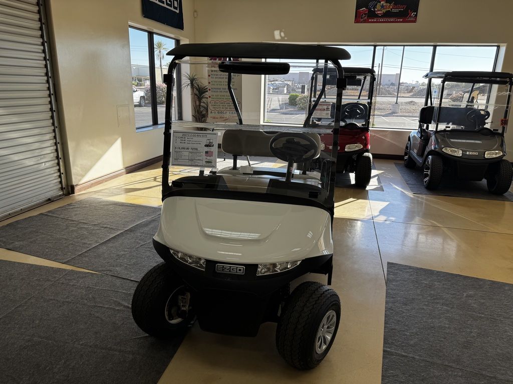 2027 E-Z-GO RXV 2 Freedom Elite Lithium — photo 2