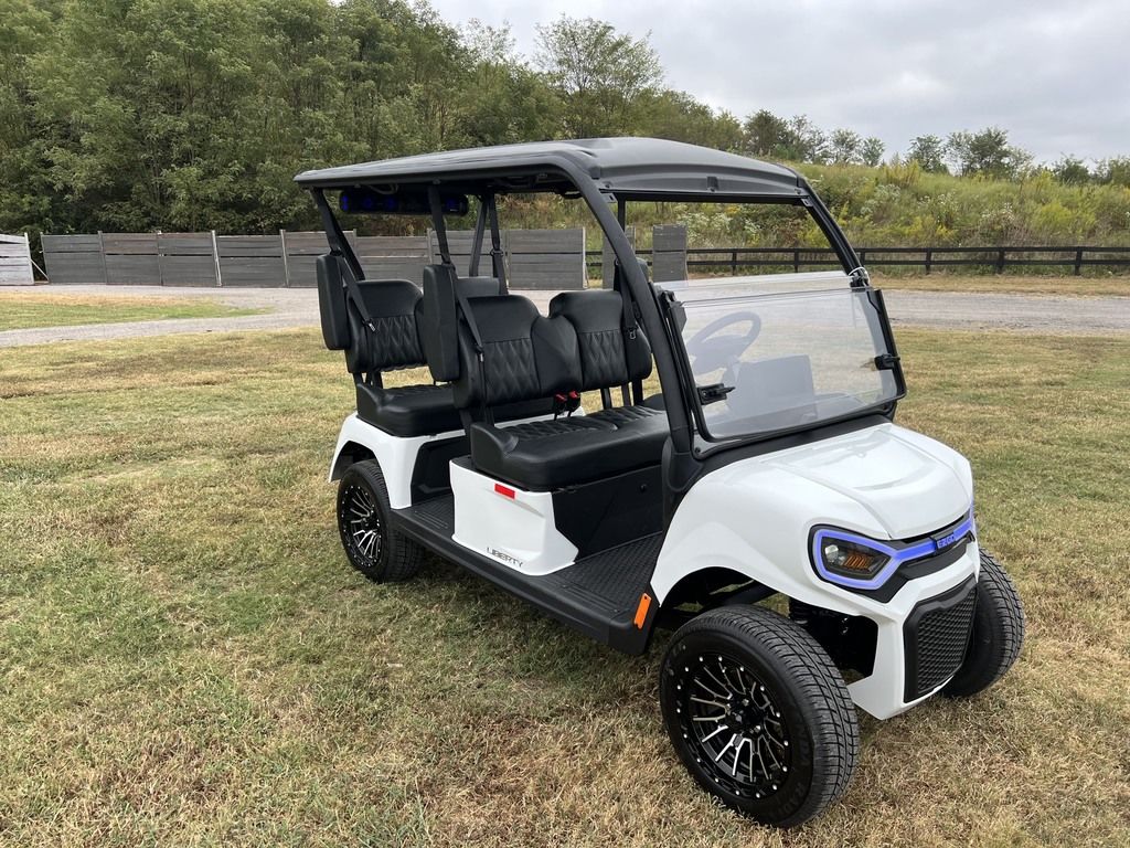 2027 E-Z-GO Liberty 4F XTL ELiTE Lithium Powertrain — photo 7