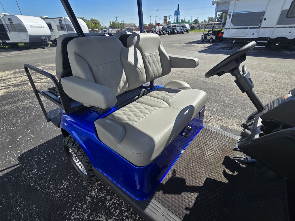 2027 E-Z-GO RXV 2 Valor S 13.5-hp Gas — photo 4