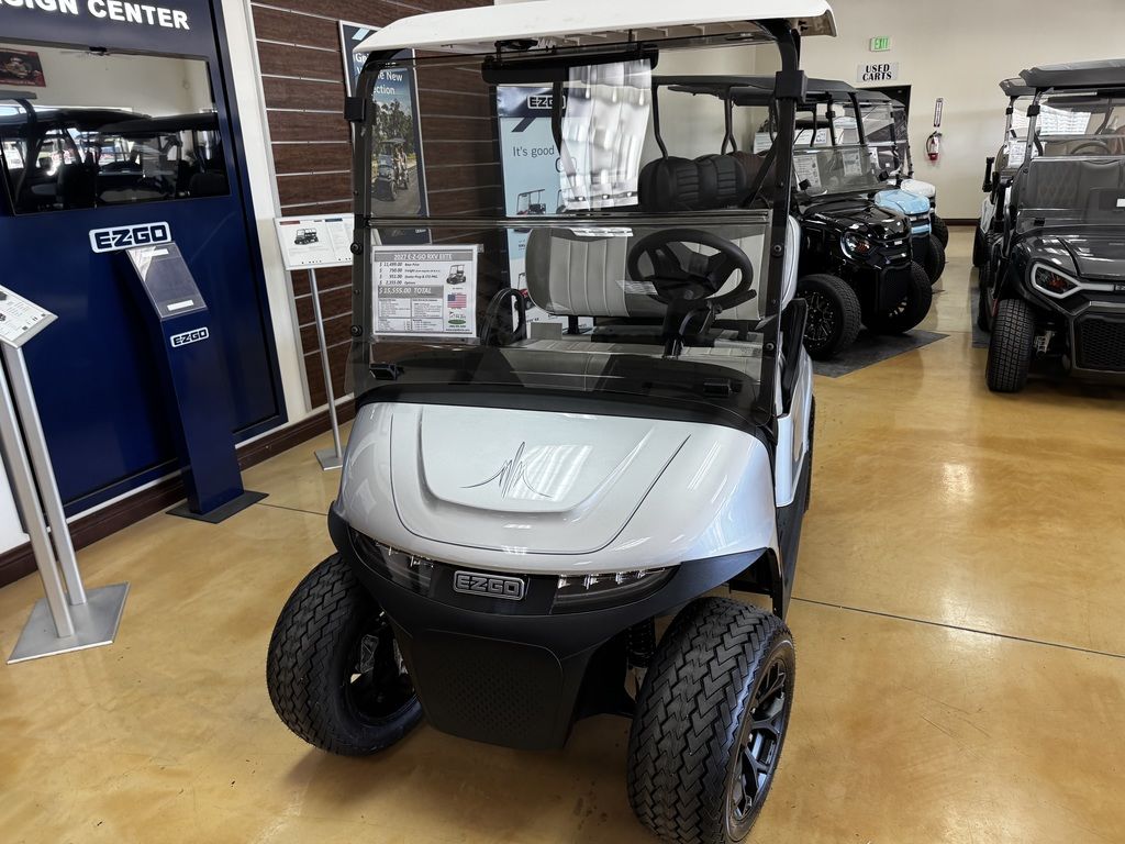 2027 E-Z-GO RXV 2 Freedom Elite Lithium — photo 2