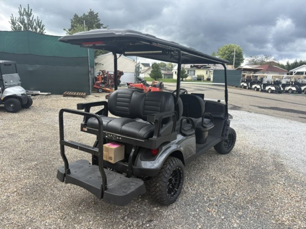 2027 E-Z-GO Express 6 Summit XT 13.5-hp Gas — photo 3