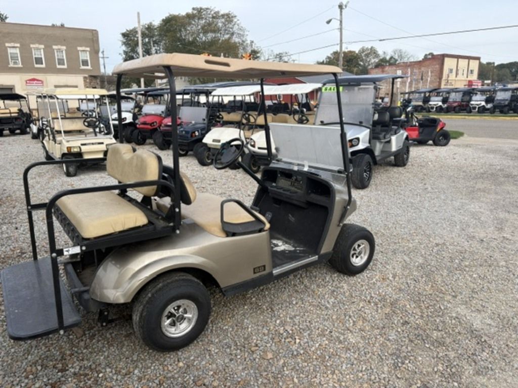 2012 E-Z-GO TXT Gas 13.5 HP — photo 4