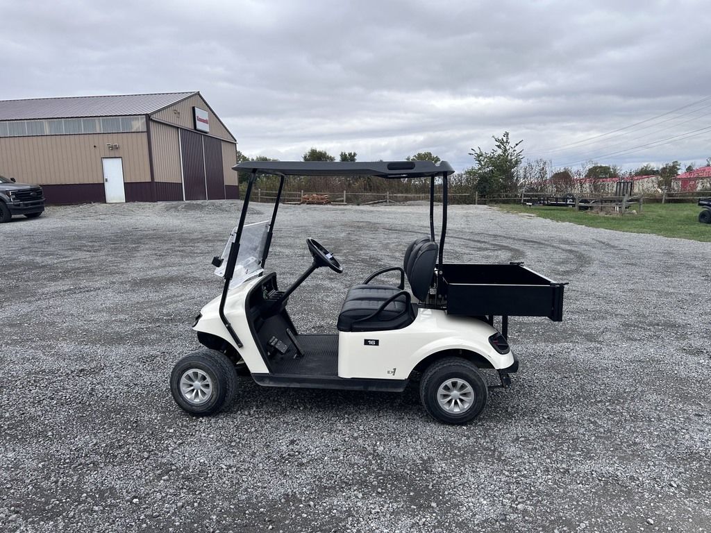 2021 E-Z-GO Freedom TXT Gas — photo 2