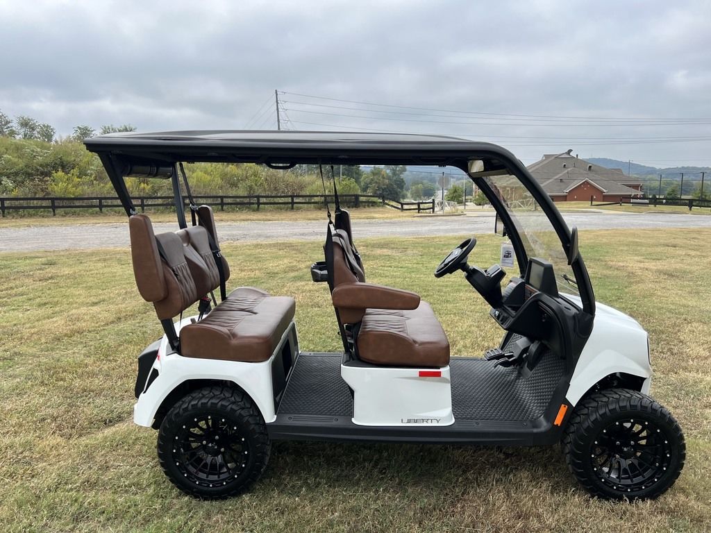 2027 E-Z-GO Liberty 4F XTL ELiTE Lithium Powertrain LSV — photo 6