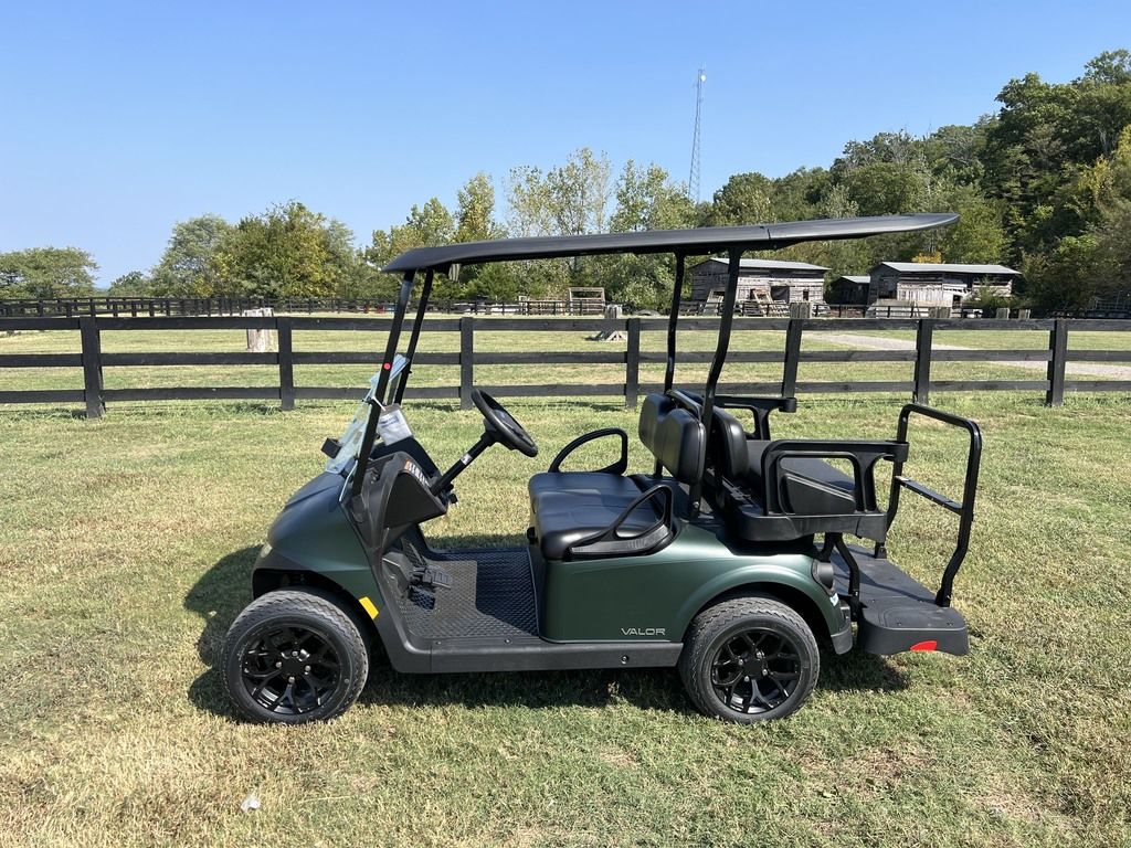 2027 E-Z-GO RXV 4 Valor S+ 13.5-hp Gas — photo 2