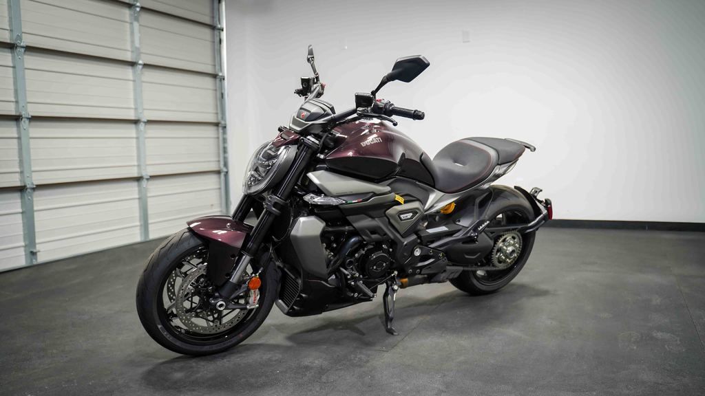 New Ducati XDiavel V4 Black Lava 2026