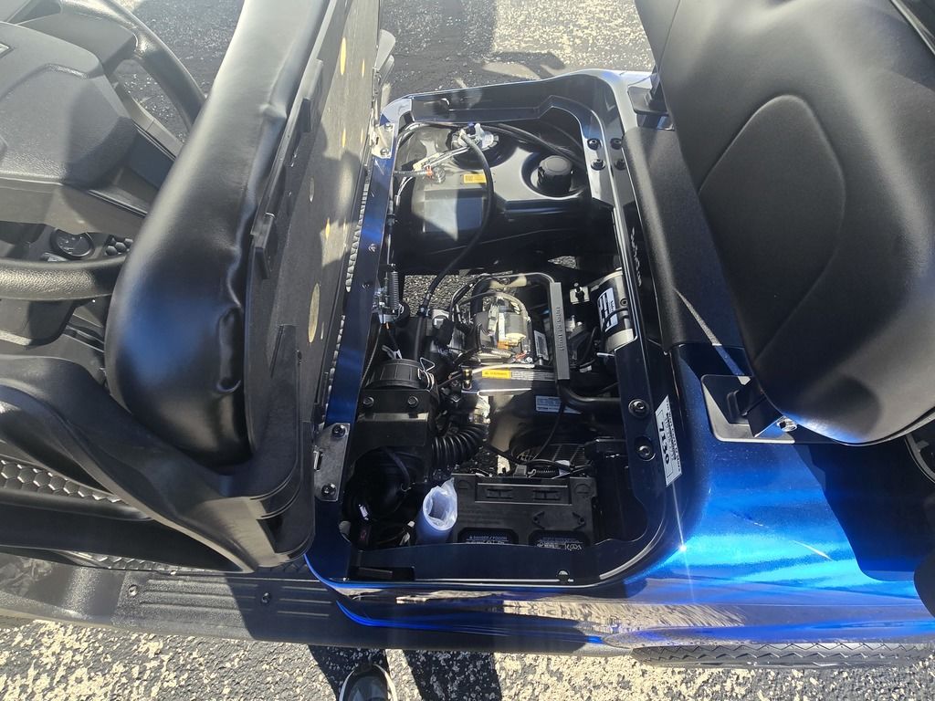 2027 E-Z-GO RXV 4 Valor S+ 13.5-hp Gas — photo 8