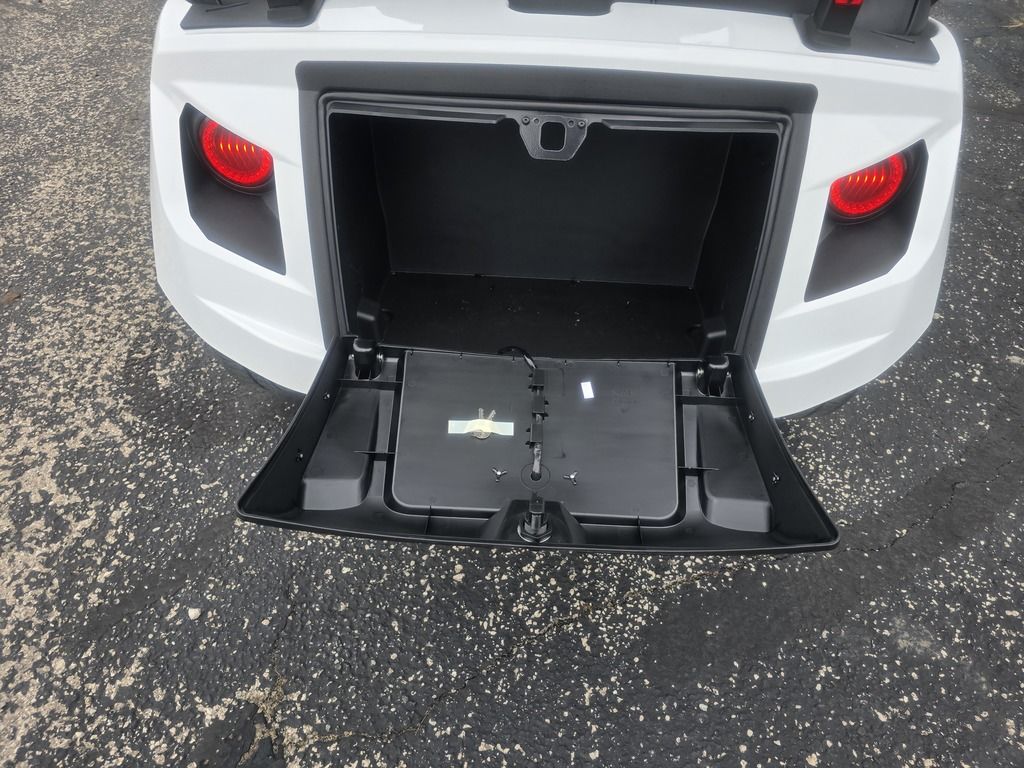 2027 E-Z-GO Liberty 4F X ELiTE Lithium Powertrain — photo 7