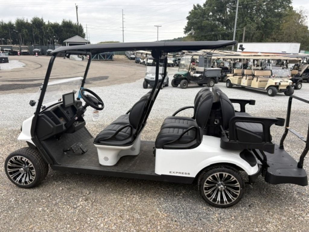 2027 E-Z-GO Express 6 Touring ST ELiTE Lithium — photo 4