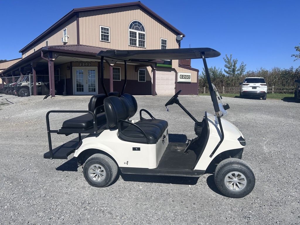 2021 E-Z-GO Freedom TXT Gas — photo 2