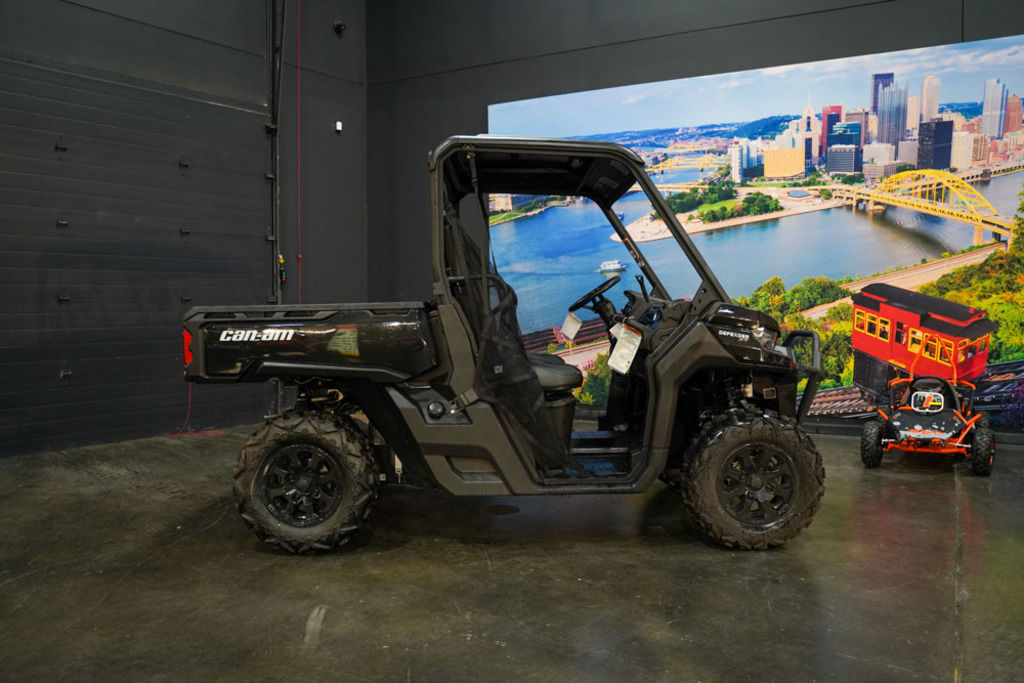 New Can-Am® Defender XT HD9 2026