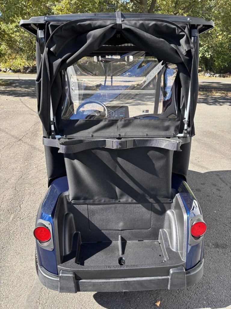 2026 E-Z-GO RXV 2 Freedom Elite Lithium — photo 4