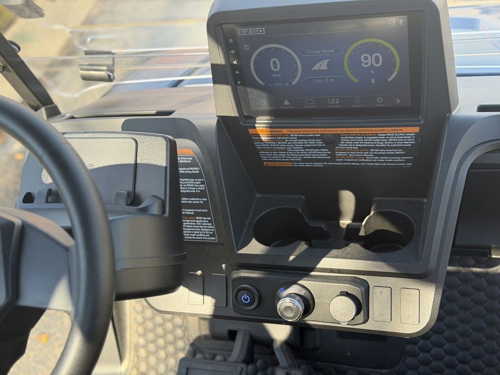 2027 E-Z-GO Liberty 4 XTL ELiTE Lithium Powertrain — photo 8