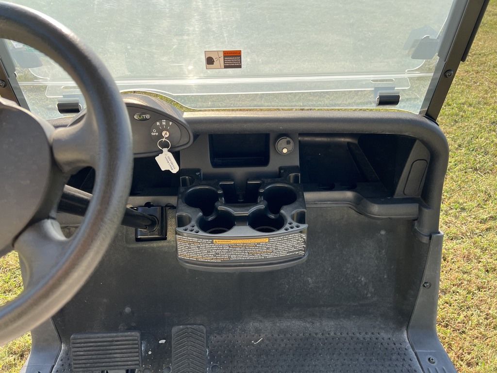 2022 E-Z-GO Freedom RXV ELiTE Lithium — photo 10