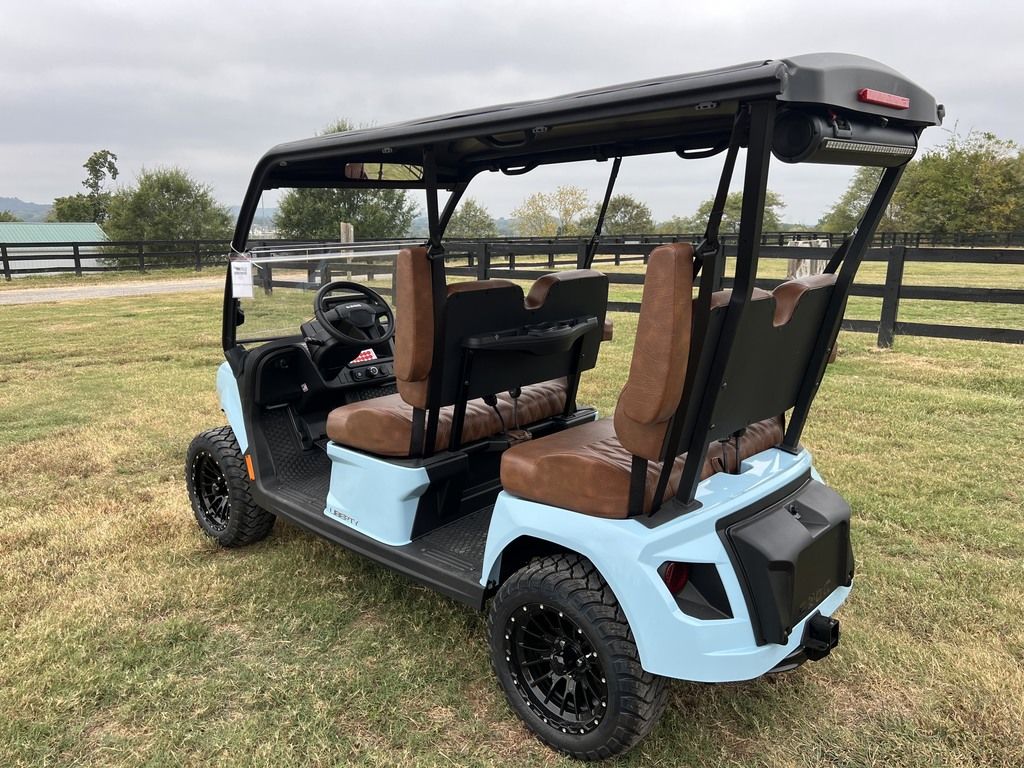 2027 E-Z-GO Liberty 4F XTL ELiTE Lithium Powertrain — photo 3