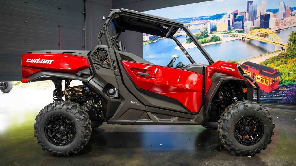 New Can-Am® Commander XT 700 2026