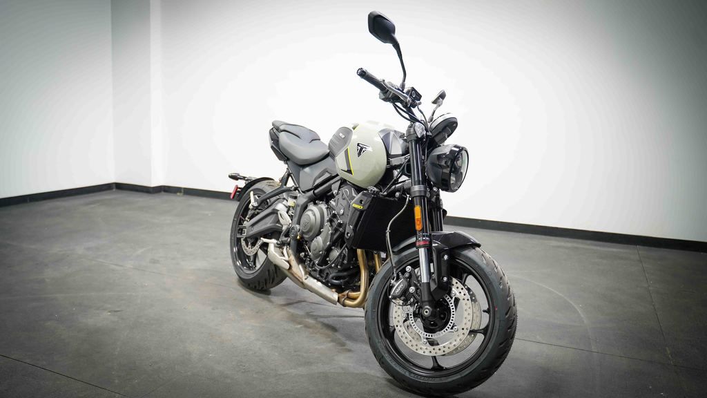 New Triumph Trident 660 Stone grey 2026