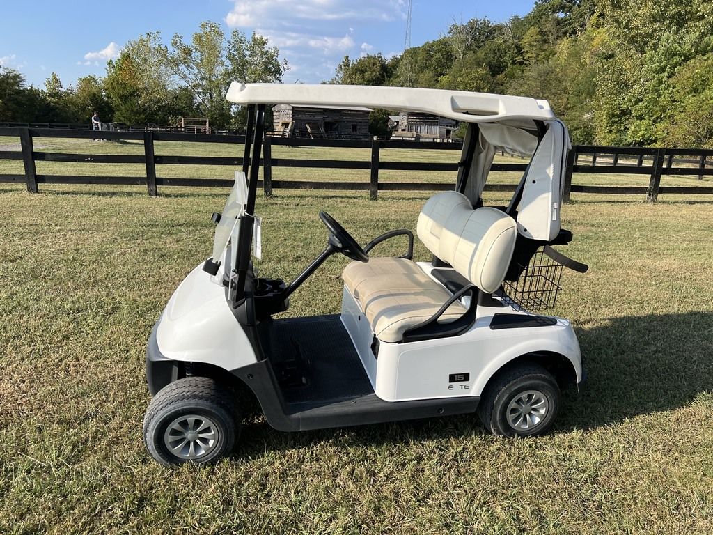 2022 E-Z-GO Freedom RXV ELiTE Lithium — photo 2