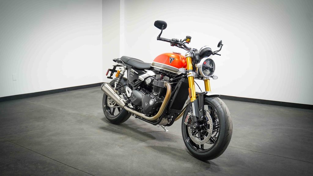 New Triumph Speed Twin 1200 RS Baja Orange/Sapphire black 2026