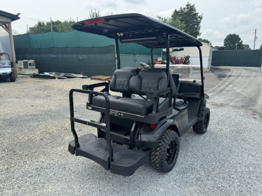 2027 E-Z-GO Express 4 Summit XTL 13.5-hp Gas — photo 4