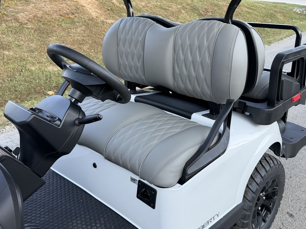 2027 E-Z-GO Liberty 4 XT ELiTE Lithium Powertrain — photo 3