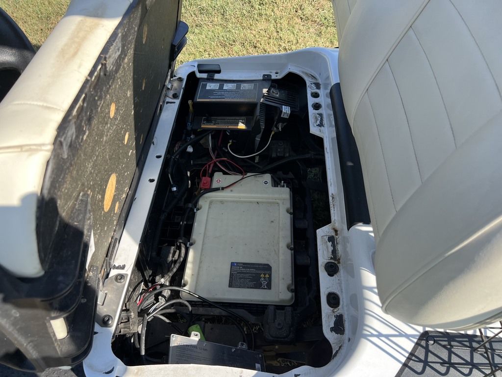 2022 E-Z-GO Freedom RXV ELiTE Lithium — photo 9