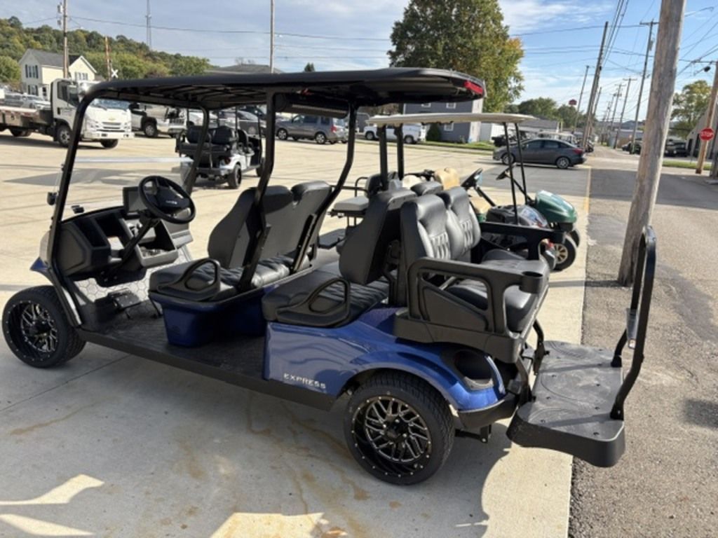 2027 E-Z-GO Express 6 Touring STL 13.5-hp Gas — photo 3