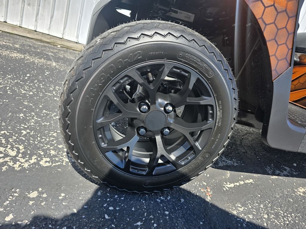 2027 E-Z-GO RXV 4 Valor S 13.5-hp Gas — photo 8