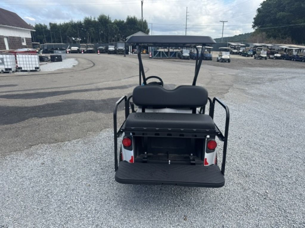 2026 E-Z-GO RXV 2 Valor S 48V — photo 3