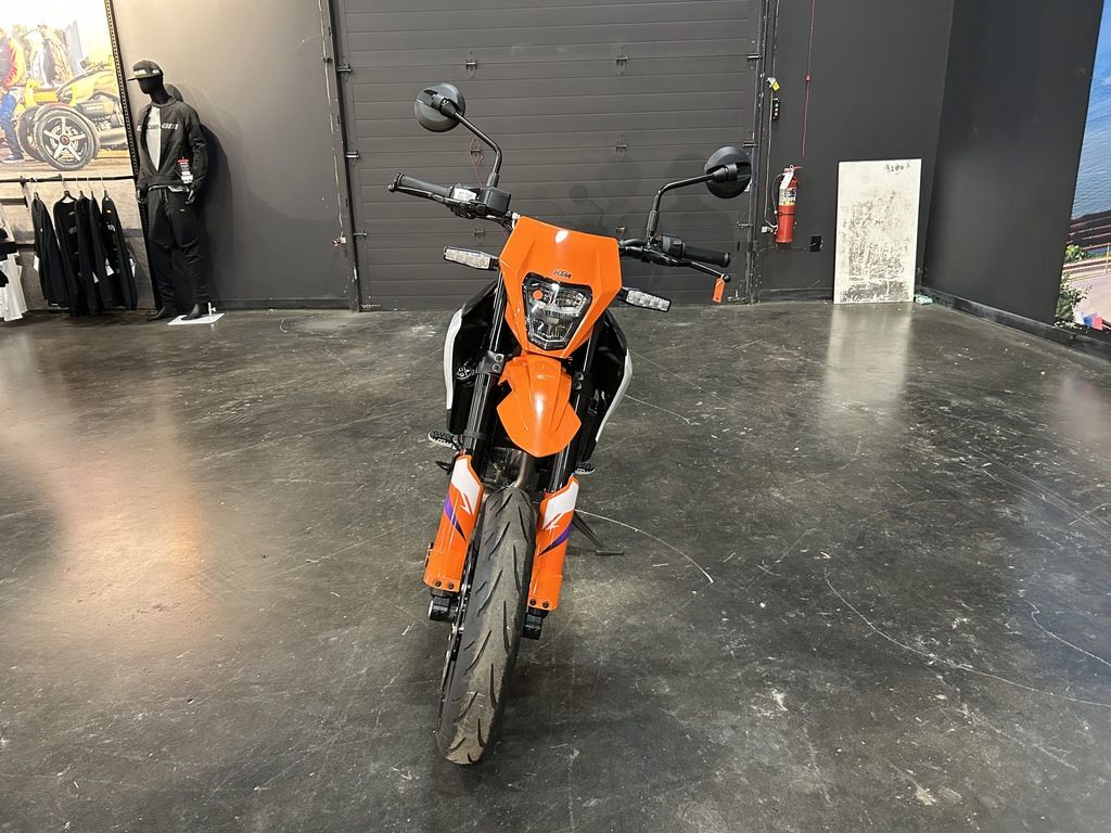 New KTM SMC 390 R 2026
