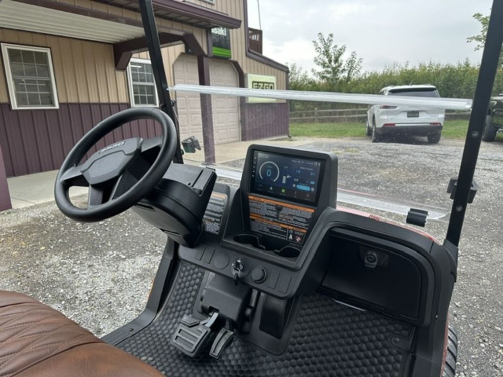 2027 E-Z-GO Liberty 4 XT 13.5-hp Gas Powertrain — photo 4
