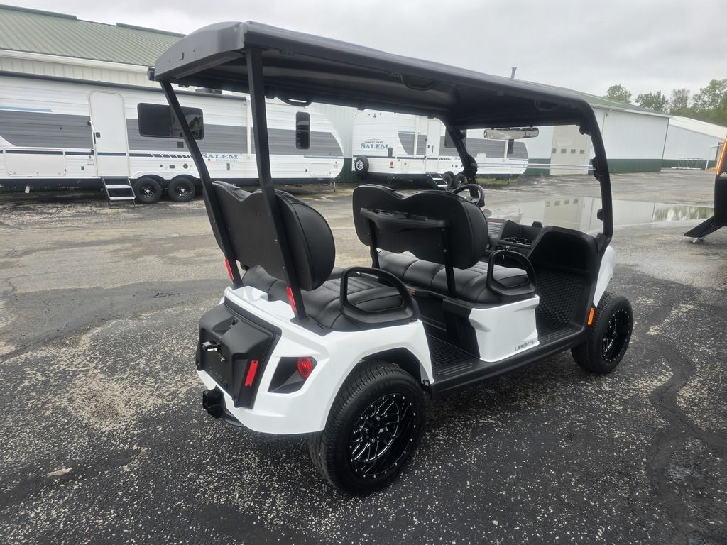 2027 E-Z-GO Liberty 4F X ELiTE Lithium Powertrain — photo 5