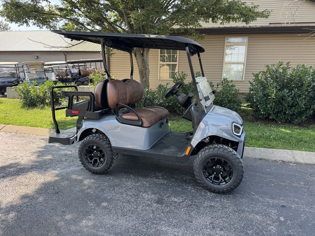 2027 E-Z-GO Liberty 4 XT 13.5-hp Gas Powertrain — photo 2