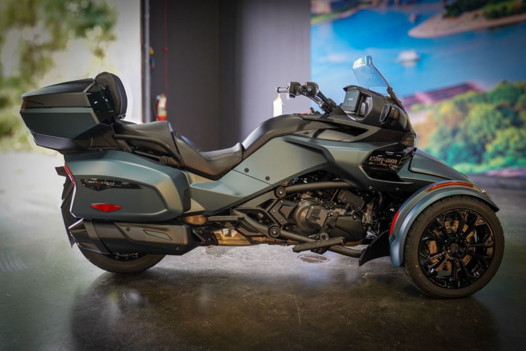 New Can-Am® Spyder F3 Limited Dark 2026