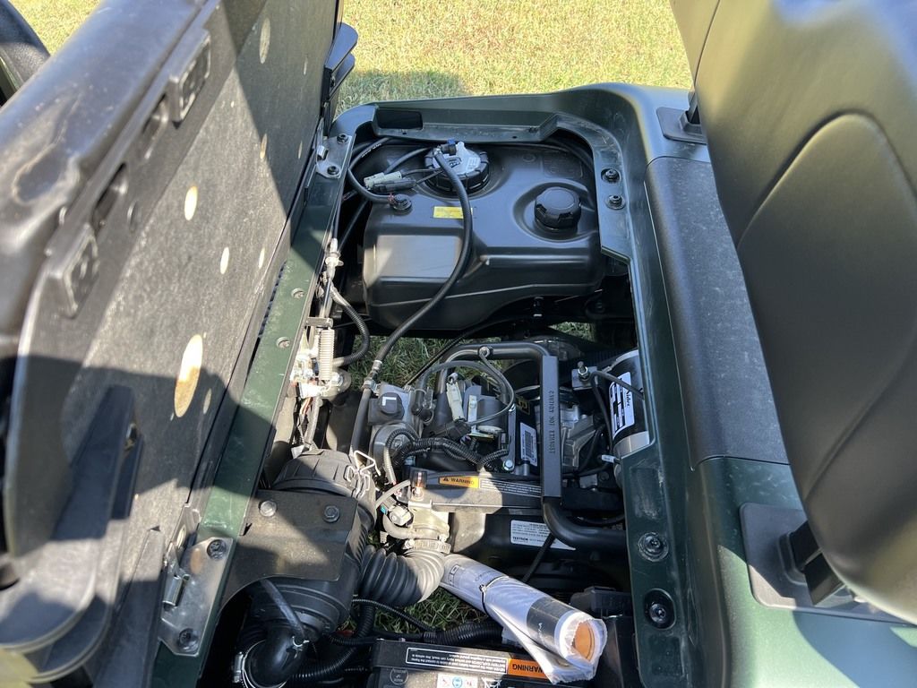 2027 E-Z-GO RXV 4 Valor S+ 13.5-hp Gas — photo 9