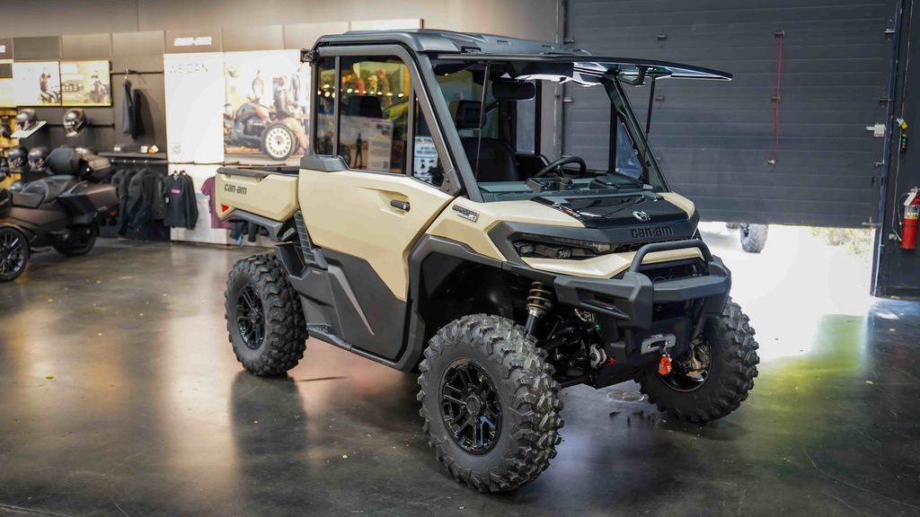 New Can-Am® Defender Limited HD11 Desert Tan & Carbon Black 2026