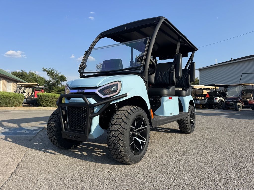 2027 E-Z-GO Liberty 4F XTL ELiTE Lithium Powertrain — photo 2