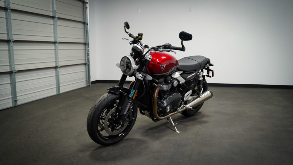 New Triumph Speed Twin 1200 Carnival Red/Sapphire Black 2026
