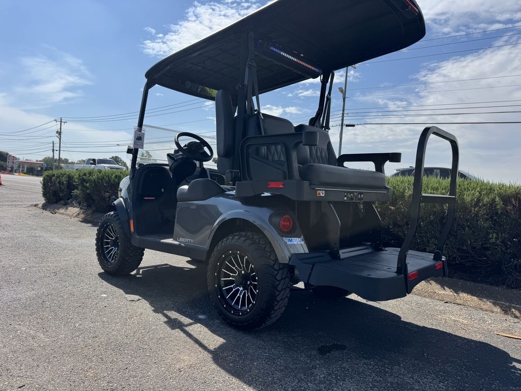 2027 E-Z-GO Liberty 4 XTL 13.5-hp Gas Powertrain — photo 2