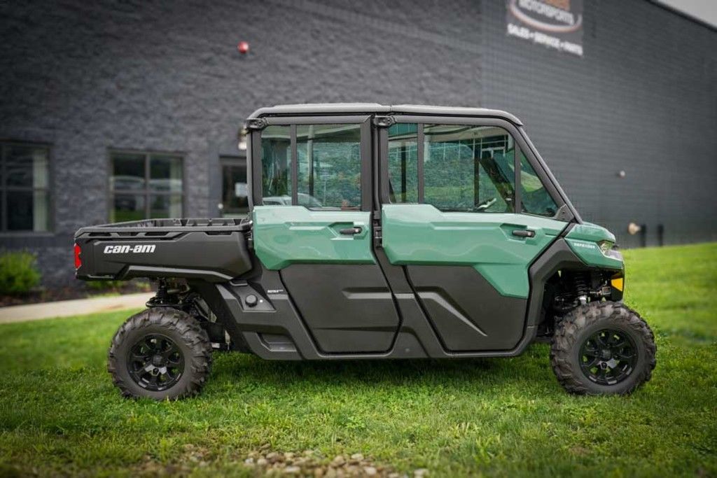 New Can-Am® Defender MAX DPS CAB HD10 2026