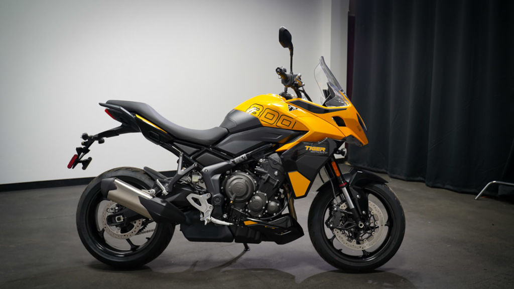 New Triumph Tiger Sport 800 Cosmic Yellow/Sapphire Black 2026