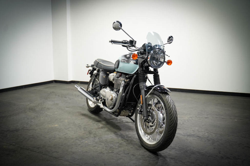 Used Triumph Bonneville T120 Chrome Edition Meriden Blue 2023