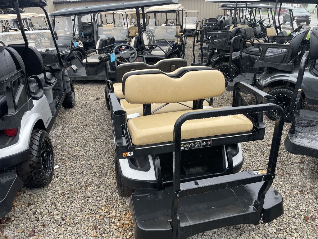 2026 E-Z-GO Express 6 Summit XT ELiTE Lithium — photo 2