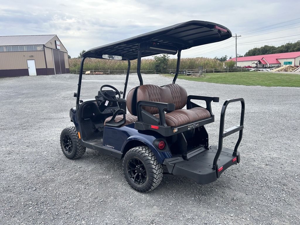 2027 E-Z-GO Liberty 4 XT 13.5-hp Gas Powertrain — photo 3